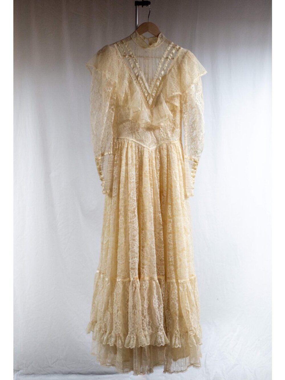 Gunne Sax Vintage 1970s ivory Lace Prairie Wedding Dress
